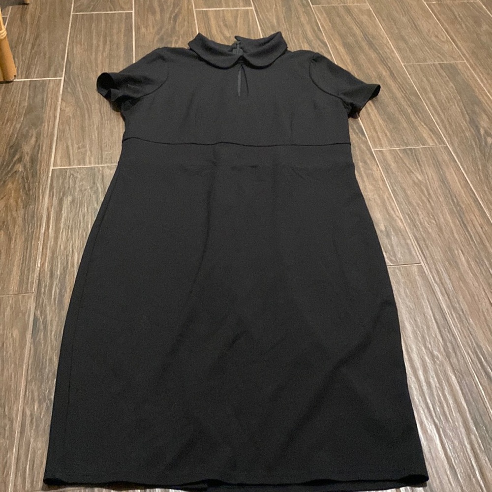 Kill star black keyhole collard dress